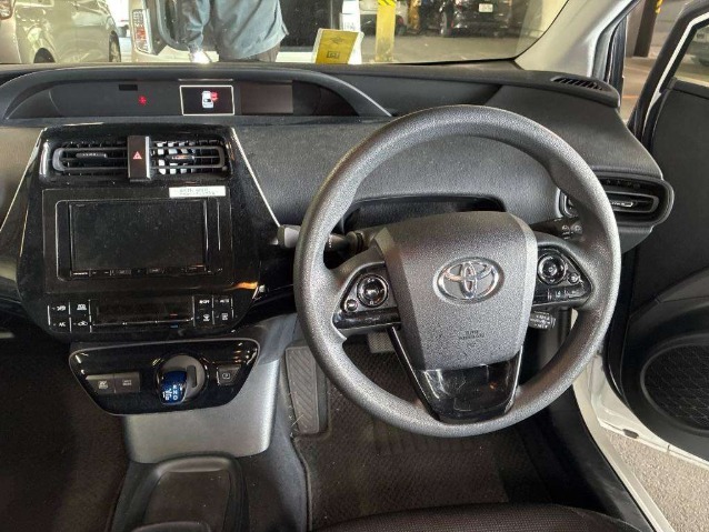 2021 TOYOTA PRIUS photo 3