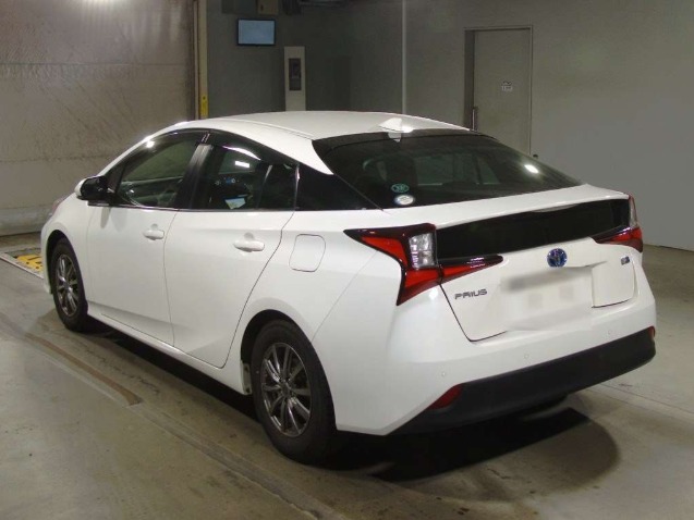 2021 TOYOTA PRIUS photo 6