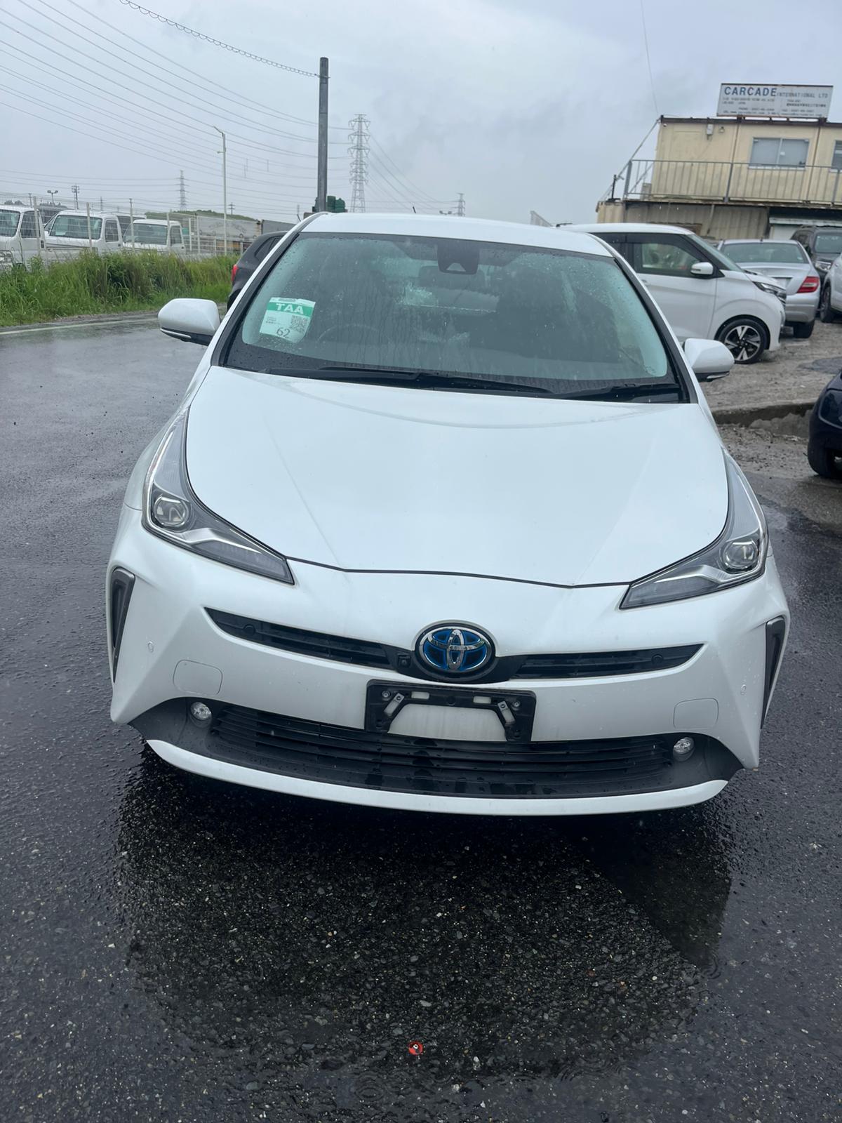 2021 TOYOTA PRIUS photo 9