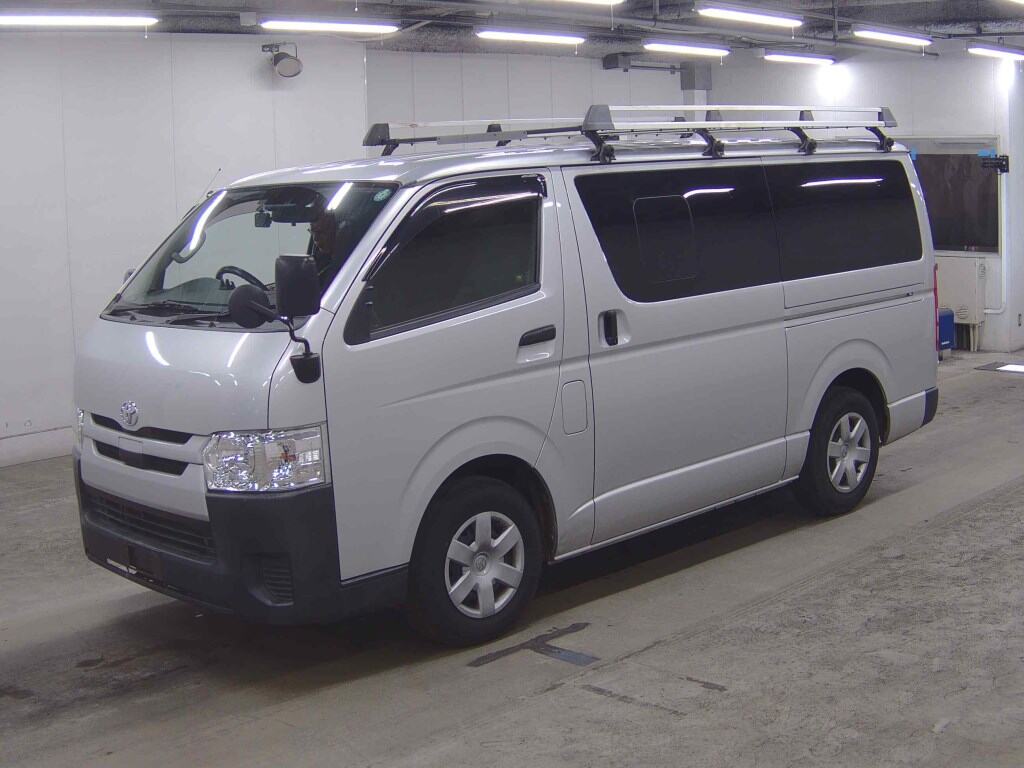 2018 TOYOTA HIACE VAN photo 14