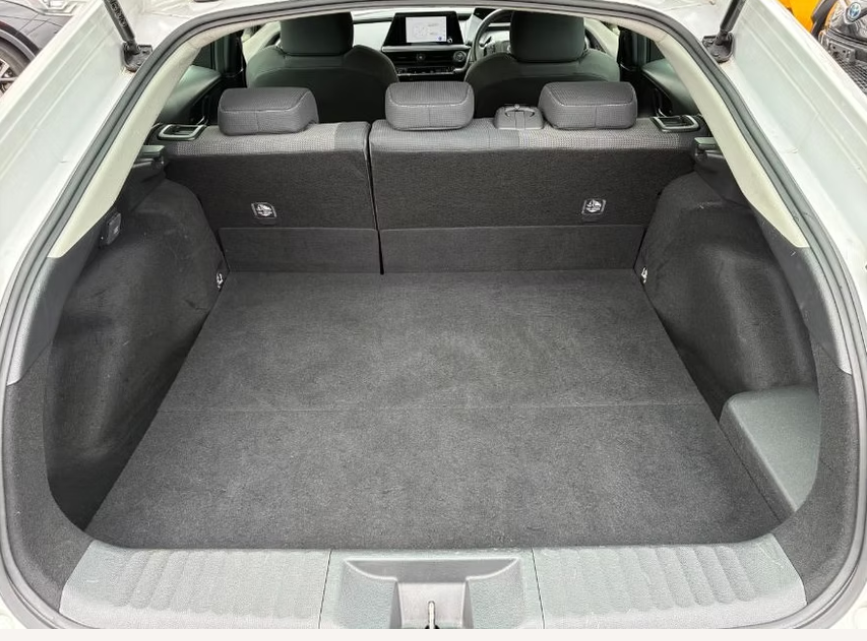 2023 TOYOTA PRIUS G HYBRID photo 4