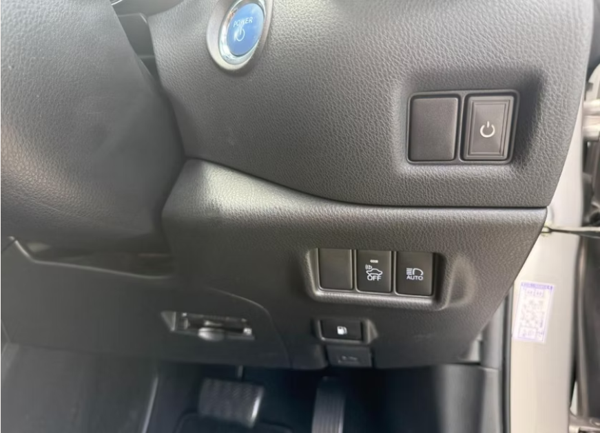 2017 TOYOTA C-HR HYBRID G GRADE photo 11