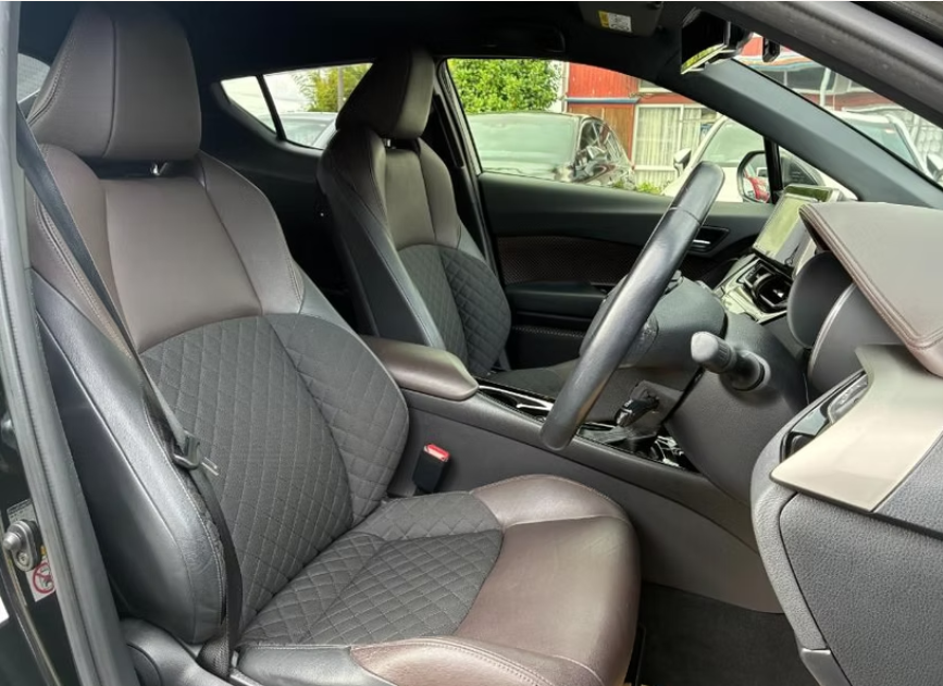 2017 TOYOTA C-HR HYBRID G GRADE photo 7