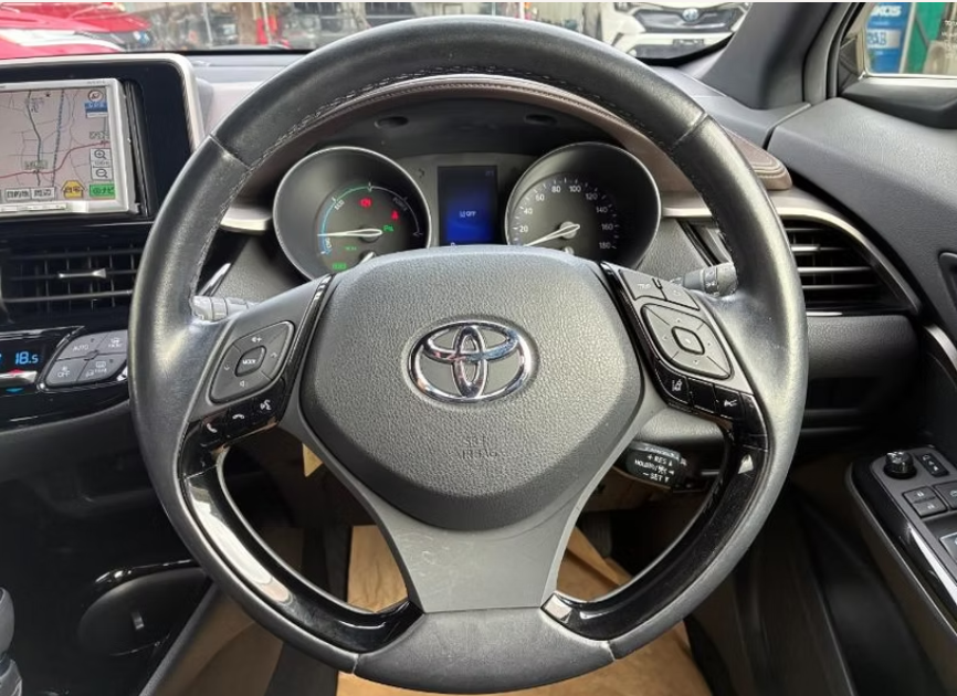 2017 TOYOTA C-HR HYBRID G GRADE photo 10