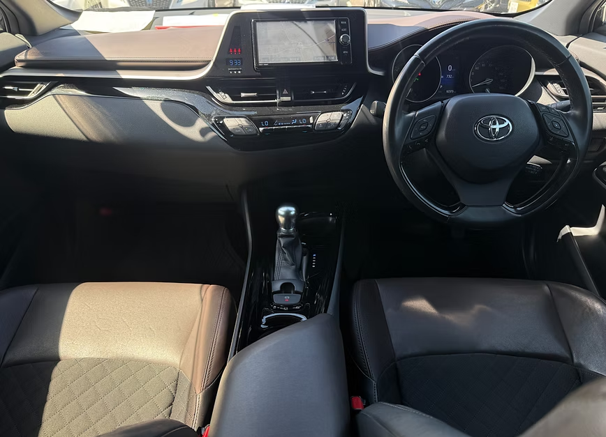 2017 TOYOTA C-HR HYBRID G GRADE photo 8