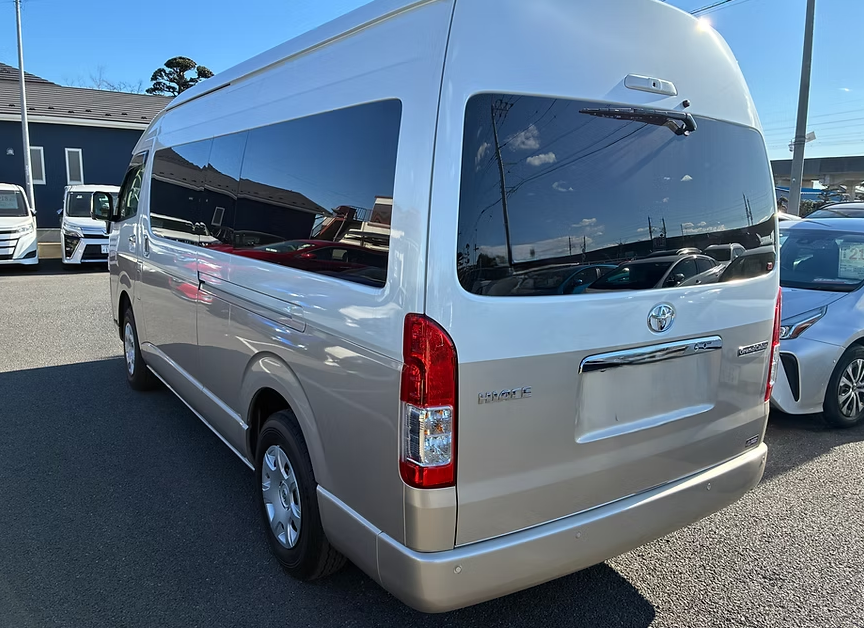 2025 TOYOTA HIACE GRAND CABIN photo 4