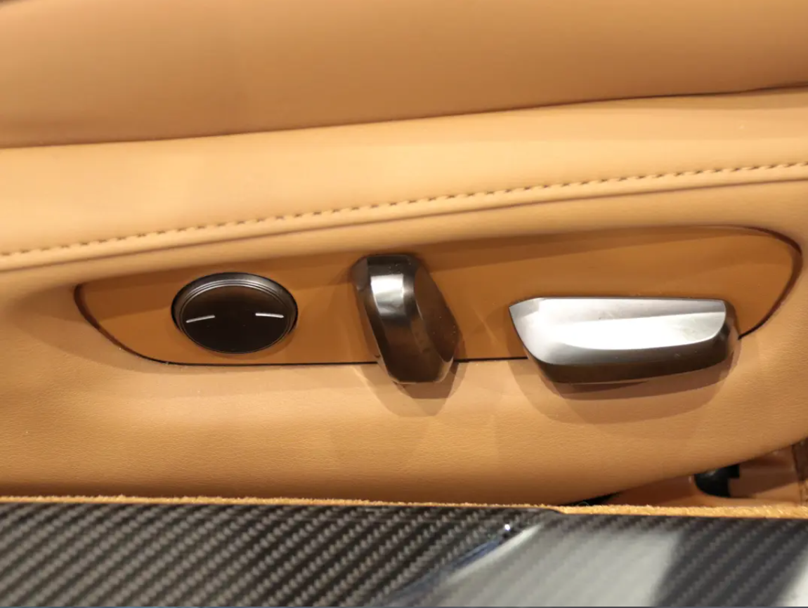 2019 LEXUS LC 500h S Package, Carbon Roof, Heated Seats photo 25